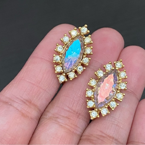 Vintage TARA Signed AB Crystal Aurora Borealis Marquis Navette Clip On Earrings - Picture 4 of 14